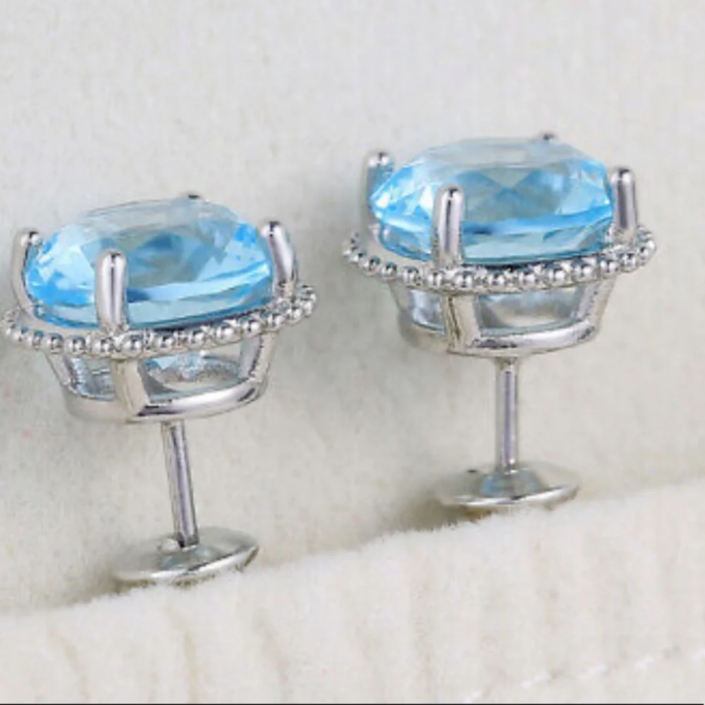 New Sterling silver diamond stud earrings - Picture 4 of 5